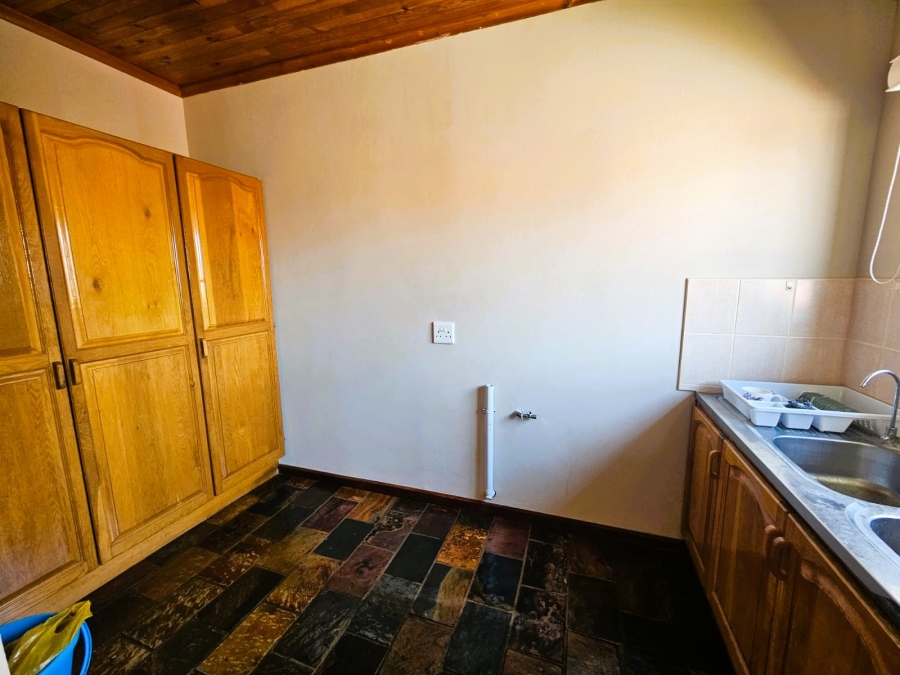 5 Bedroom Property for Sale in Stilbaai Wes Western Cape